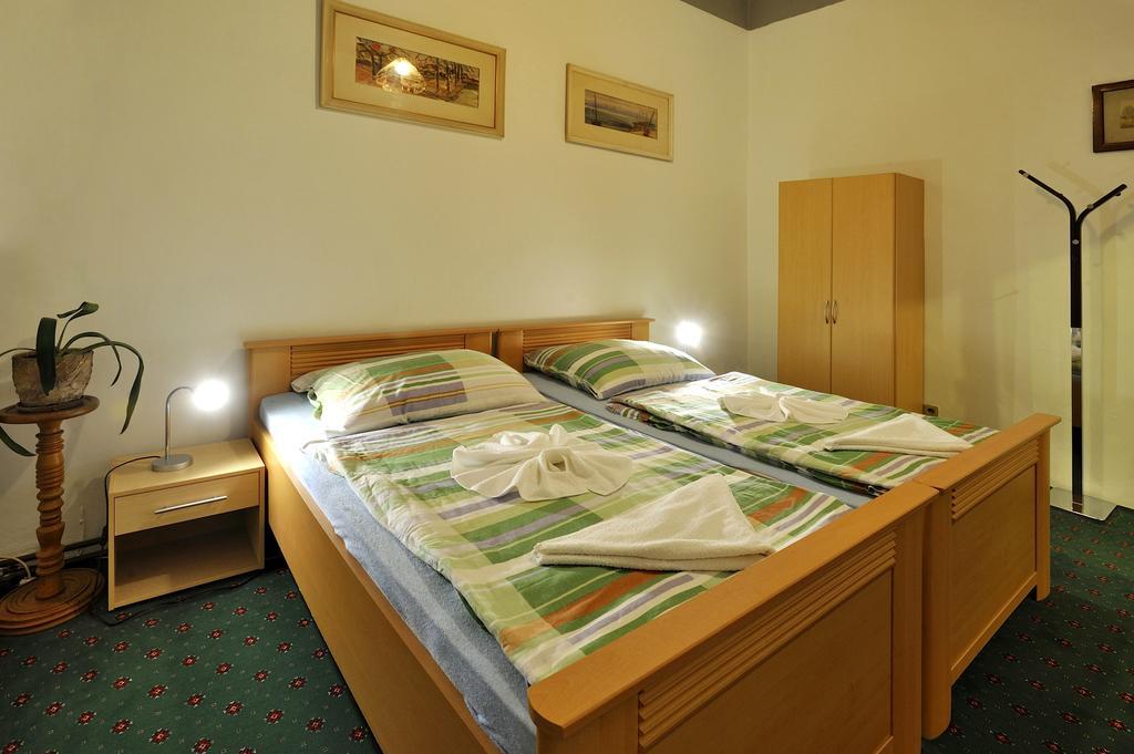 Hotel Kovarna Decin Habitación foto